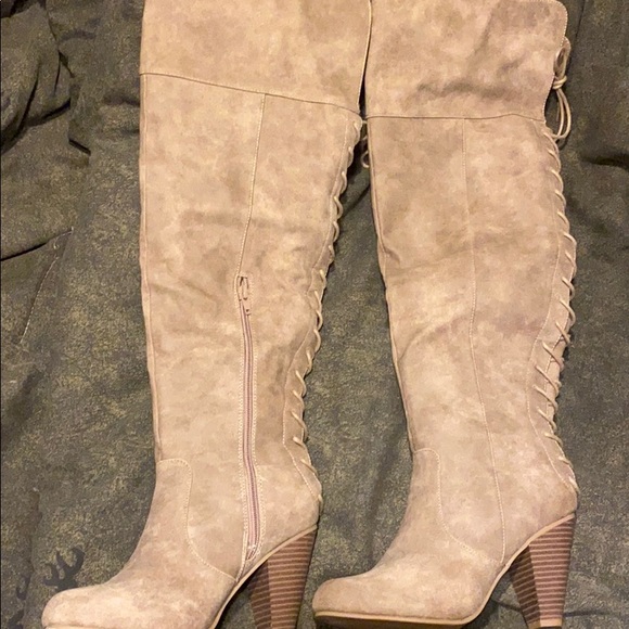 Tan over the knee heeled boots - Picture 2 of 3